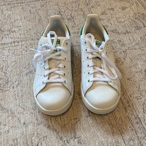 NEW Adidas Stan Smith sneakers kids 4.5
